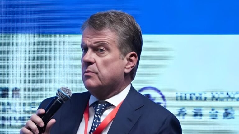 UBS চেয়ারম্যান আমেরিকান বীমা খাতে সিস্টেমিক ঝুঁকি নিয়ে সতর্ক করেছেন দুর্বল নিয়ন্ত্রণের মধ্যে