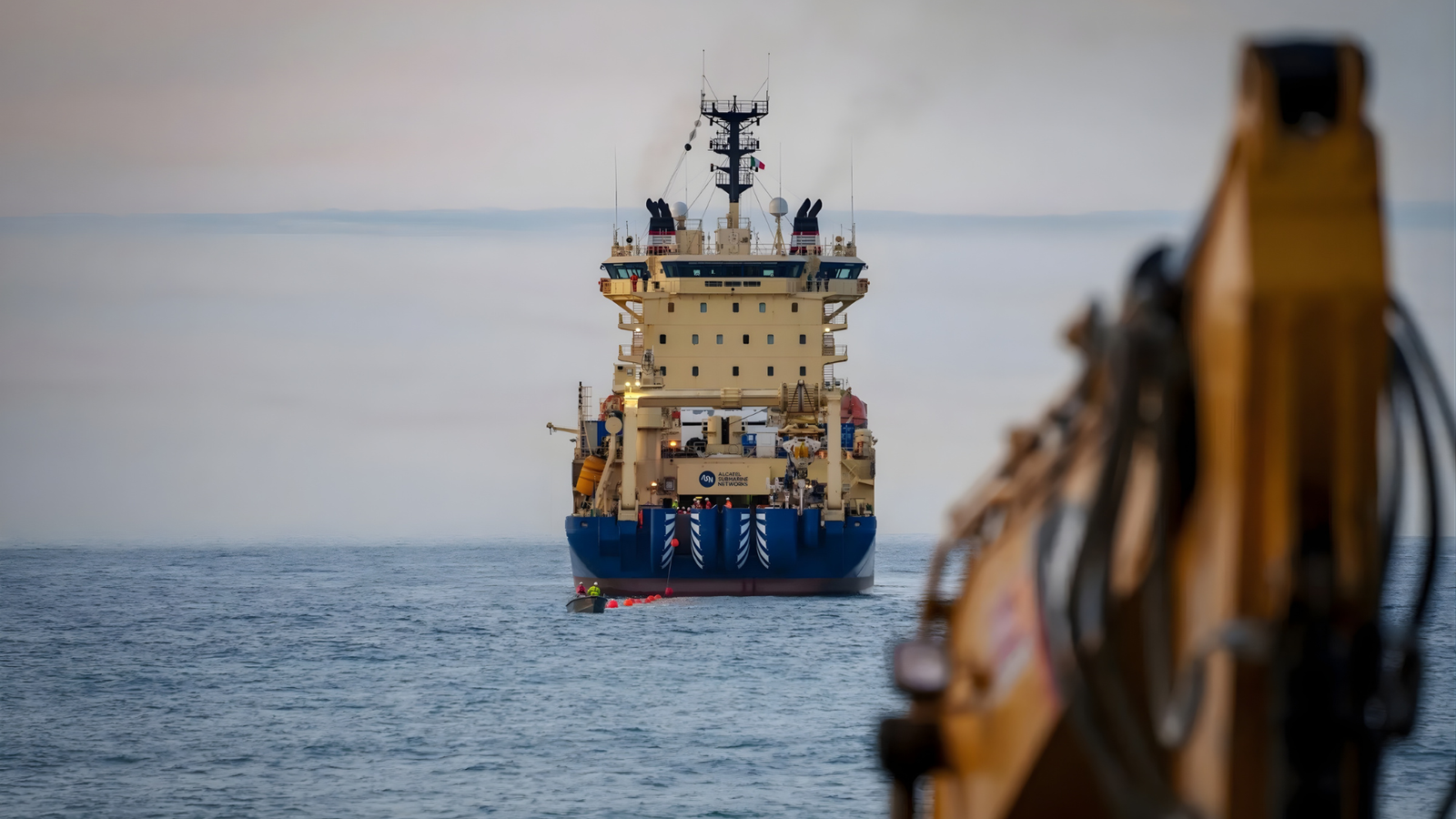 রেড সাগর ক্যাবল স্থগিত, নিরাপত্তা ঝুঁকিতে গুগল-মেটার পরিকল্পনা নড়বড়ে